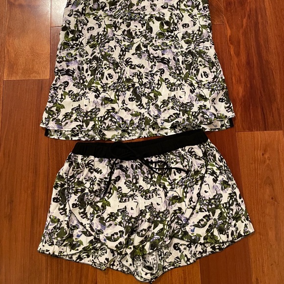 Lavi Tank top and shorts set - Picture 3 of 3